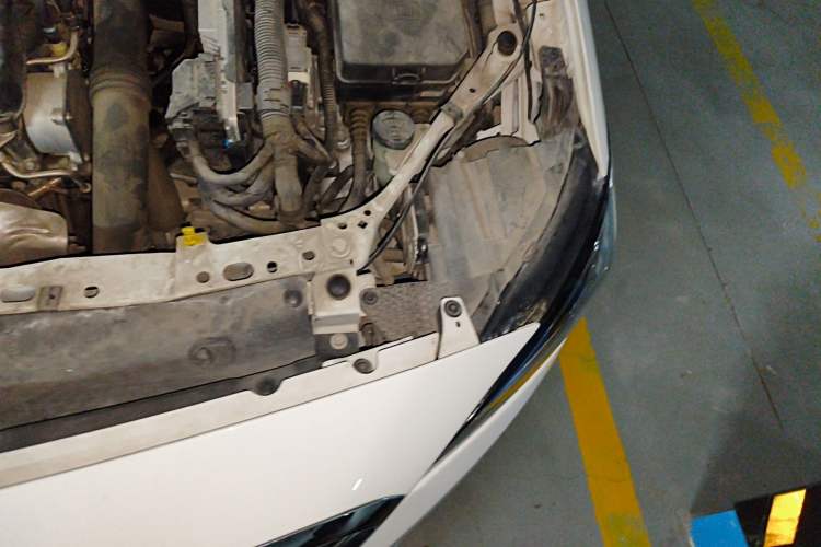 Used Buick Verano 2015 Sedan 20T Dual-Clutch Elite Model Engine Bay Left
