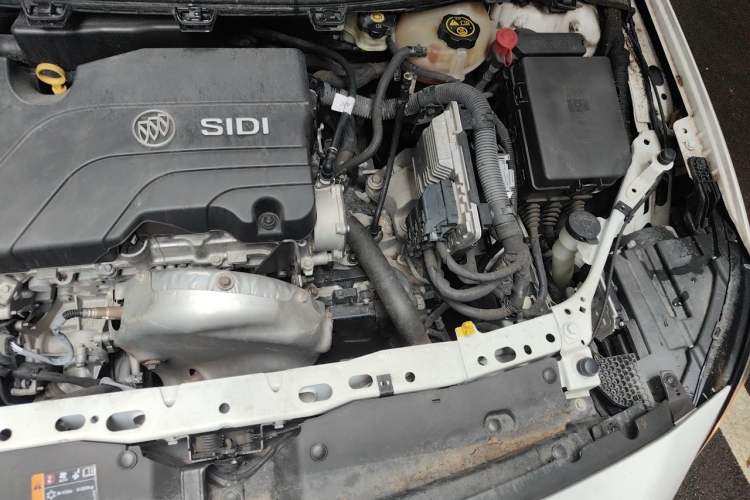 Used Buick Verano 2015 Sedan 15S Automatic Leading Model Engine Bay Left