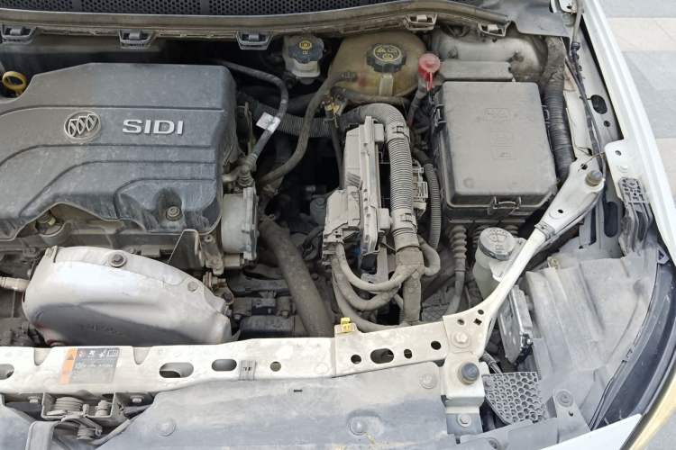 Used Buick Verano 2015 Sedan 15S Automatic Leading Model Engine Bay Left