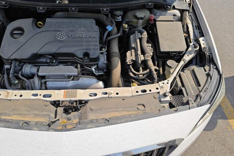 Used Buick Verano 2015 Sedan 20T Dual-Clutch Leading Model Engine Bay Left