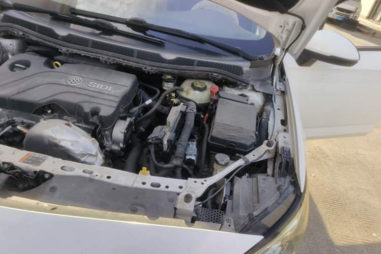Used Buick Verano 2015 Sedan 15S Automatic Leading Model Engine Bay Left
