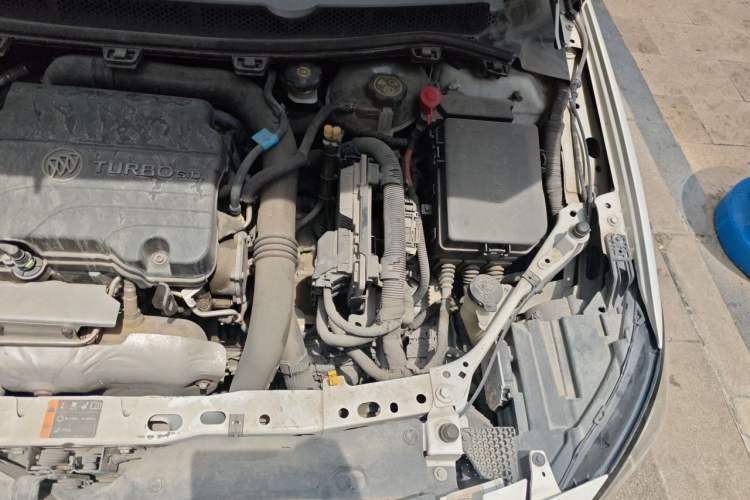 Used Buick Verano 2015 Sedan 20T Dual-Clutch Elite Model Engine Bay Left