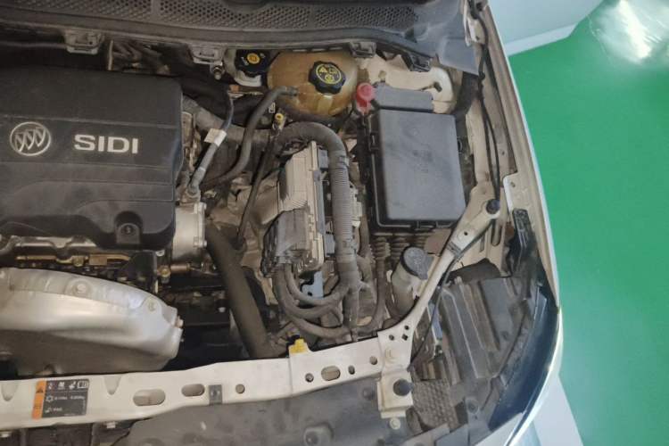 Used Buick Verano 2015 Sedan 15S Automatic Leading Model Engine Bay Left