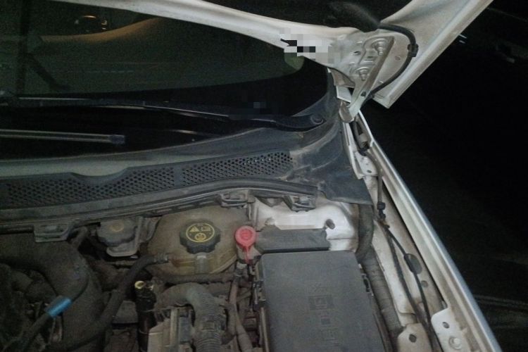 Used Buick Verano 2015 Sedan 20T Dual-Clutch Elite Model Engine Bay Left