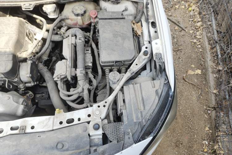 Used Buick Verano 2015 Sedan 15S Automatic Leading Model Engine Bay Left
