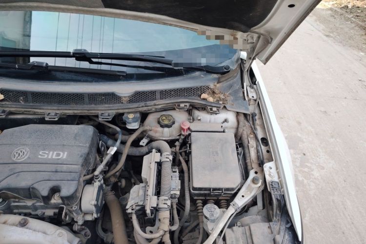 Used Buick Verano 2015 Sedan 15S Manual Entry-Level Model Engine Bay Left