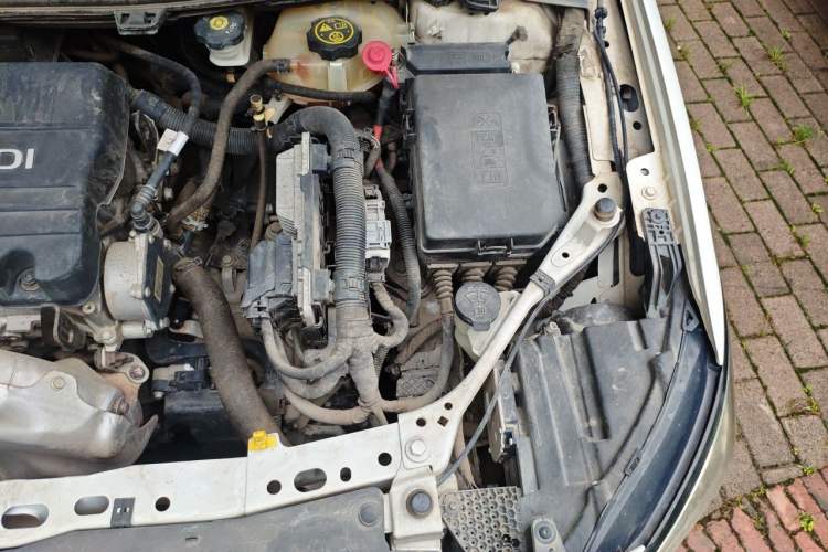 Used Buick Verano 2015 Sedan 15S Automatic Leading Model Engine Bay Left
