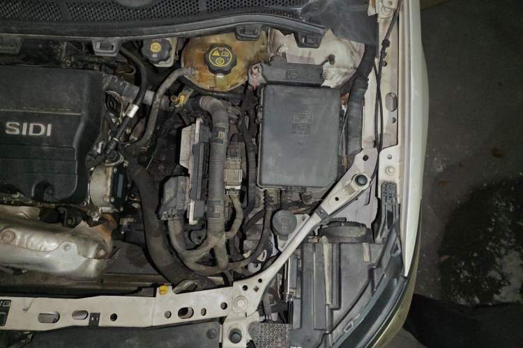 Used Buick Verano 2015 Sedan 15S Automatic Ambition Model Engine Bay Left