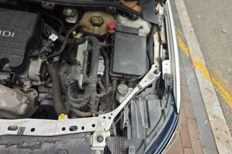 Used Buick Verano 2015 Sedan 15S Automatic Ambition Model Engine Bay Left
