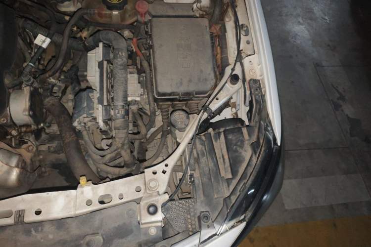Used Buick Verano 2015 Sedan 15S Automatic Leading Model Engine Bay Left