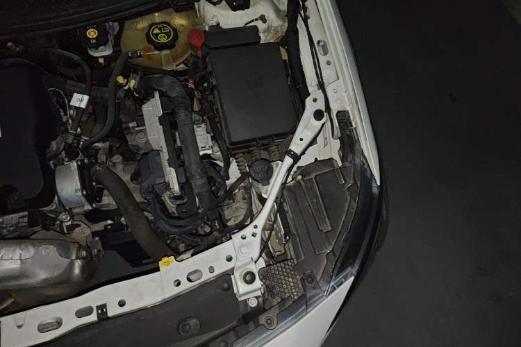 Used Buick Verano 2015 Sedan 15S Automatic Ambition Model Engine Bay Left