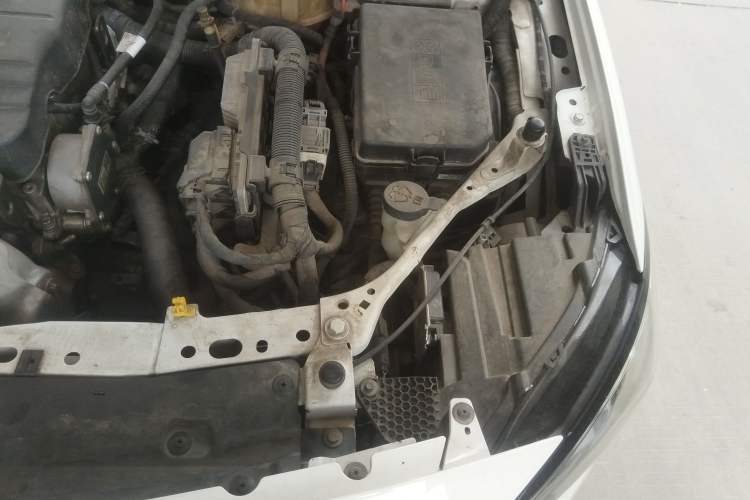 Used Buick Verano 2015 Sedan 15S Automatic Leading Model Engine Bay Left
