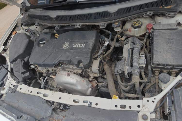 Used Buick Verano 2015 Sedan 15S Automatic Leading Model Engine Bay Left