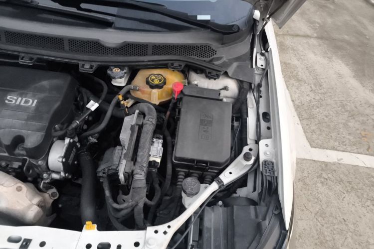 Used Buick Verano 2015 Sedan 15S Automatic Leading Model Engine Bay Left