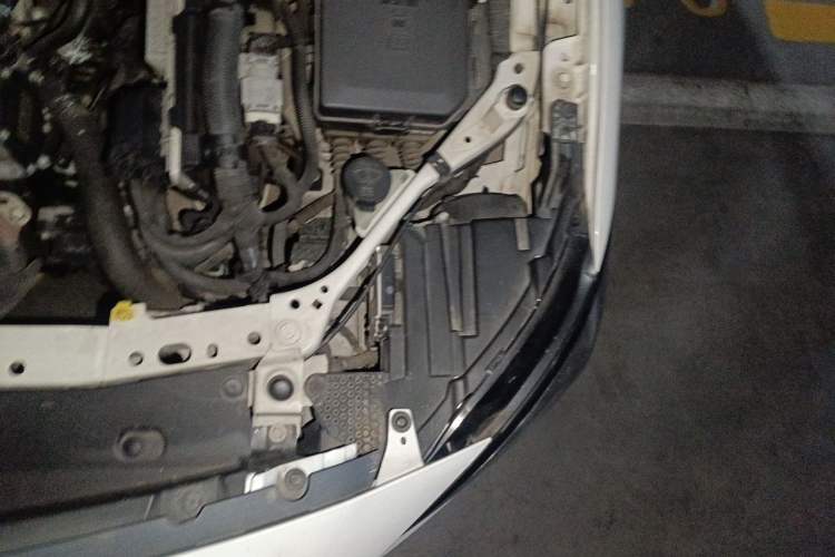 Used Buick Verano 2015 Sedan 15S Automatic Leading Model Engine Bay Left