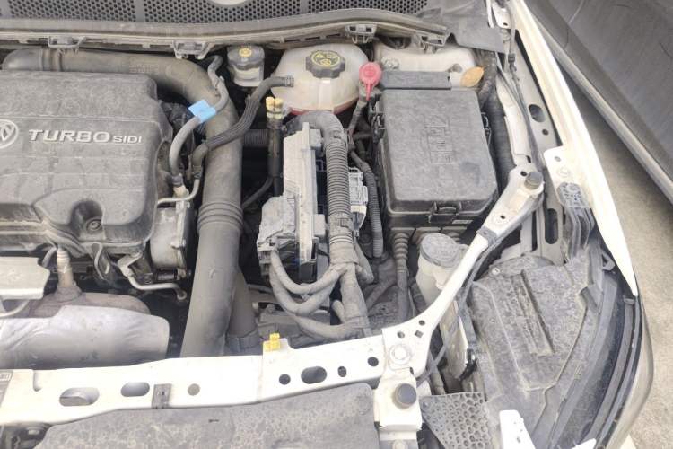 Used Buick Verano 2015 Sedan 20T Dual-Clutch Leading Model Engine Bay Left