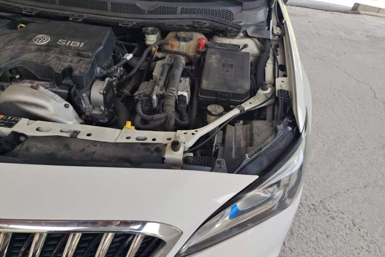 Used Buick Verano 2015 Sedan 15S Automatic Leading Model Engine Bay Left