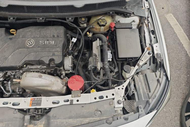 Used Buick Verano 2015 Sedan 15S Automatic Leading Model Engine Bay Left
