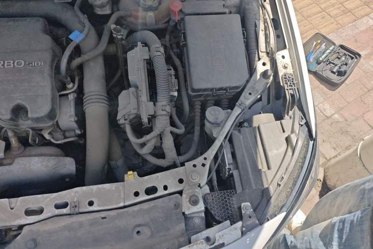 Used Buick Verano 2015 Sedan 20T Dual-Clutch Leading Model Engine Bay Left