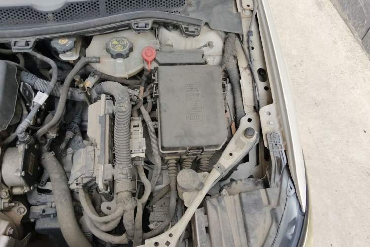Used Buick Verano 2015 Sedan 15S Automatic Leading Model Engine Bay Left