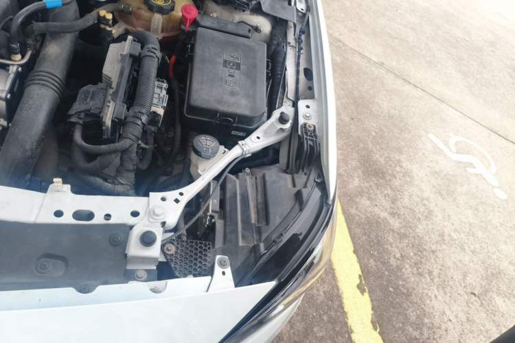 Used Buick Verano 2015 Sedan 20T Dual-Clutch Elite Model Engine Bay Left