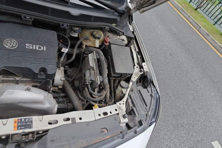 Used Buick Verano 2015 Sedan 15S Automatic Ambition Model Engine Bay Left