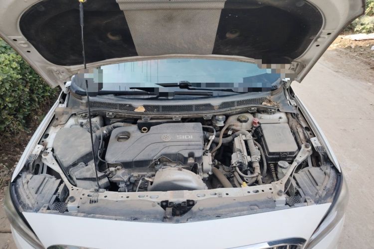 Used Buick Verano 2015 Sedan 15S Manual Entry-Level Model Engine Bay