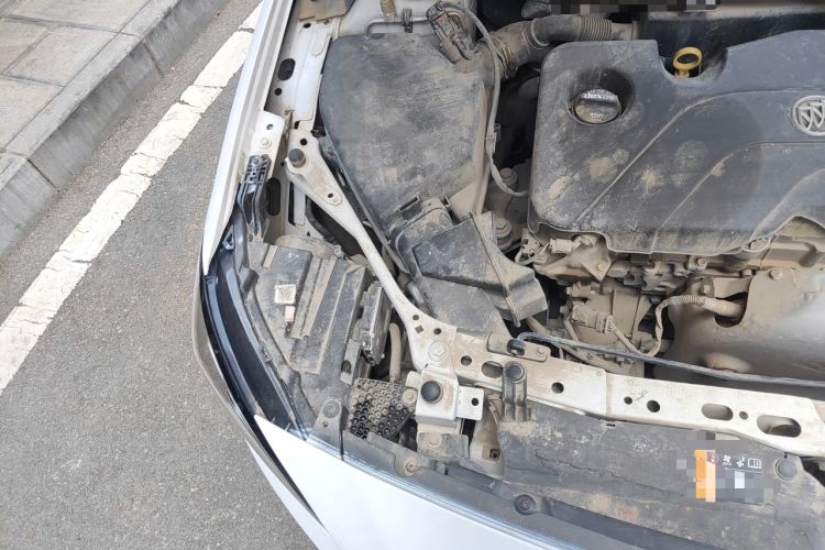 Used Buick Verano 2015 Sedan 15S Manual Entry-Level Model Engine Bay Right