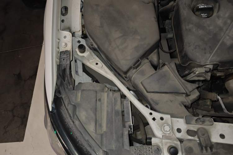Used Buick Verano 2015 Sedan 15S Manual Entry-Level Model Engine Bay Right
