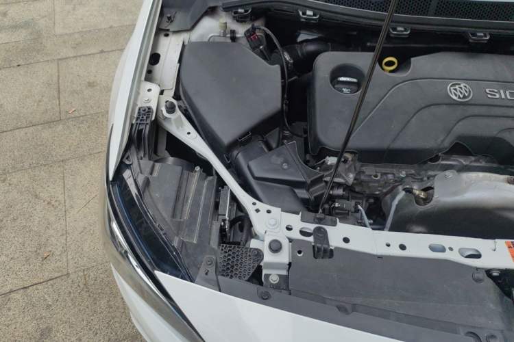 Used Buick Verano 2015 Sedan 15S Automatic Leading Model Engine Bay Right