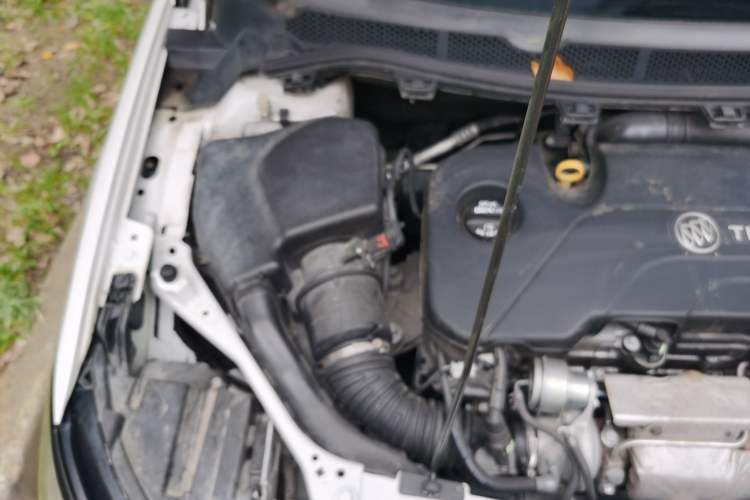 Used Buick Verano 2015 Sedan 20T Dual-Clutch Leading Model Engine Bay Right