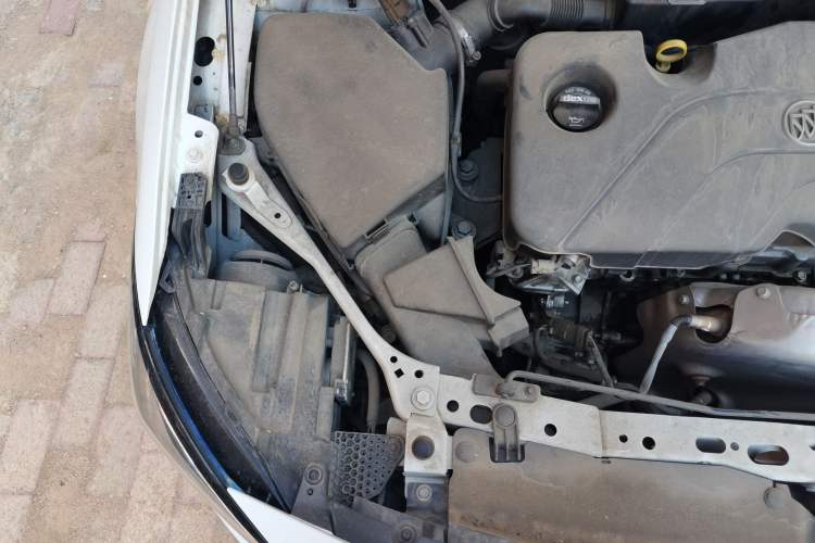 Used Buick Verano 2015 Sedan 15S Manual Entry-Level Model Engine Bay Right