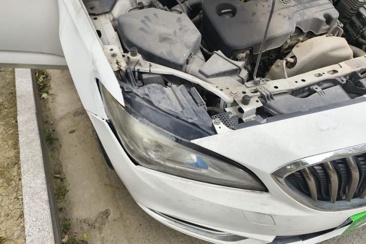 Used Buick Verano 2015 Sedan 15S Automatic Ambition Model Engine Bay Right