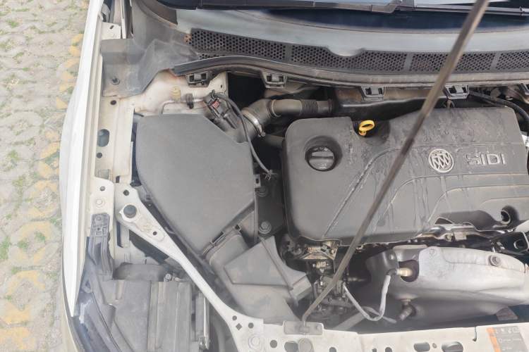 Used Buick Verano 2015 Sedan 15S Manual Leading Model Engine Bay Right