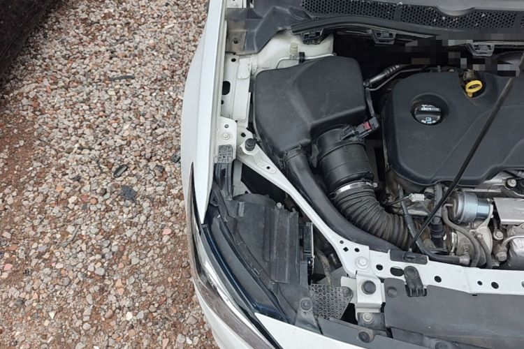 Used Buick Verano 2015 Sedan 20T Dual-Clutch Elite Model Engine Bay Right