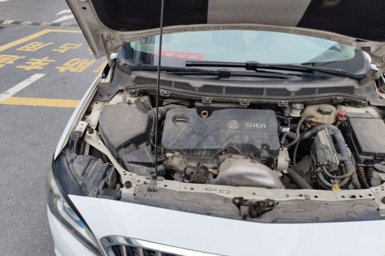 Used Buick Verano 2015 Sedan 15S Automatic Leading Model Engine Bay Right