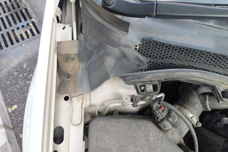 Used Buick Verano 2015 Sedan 15S Automatic Leading Model Engine Bay Right