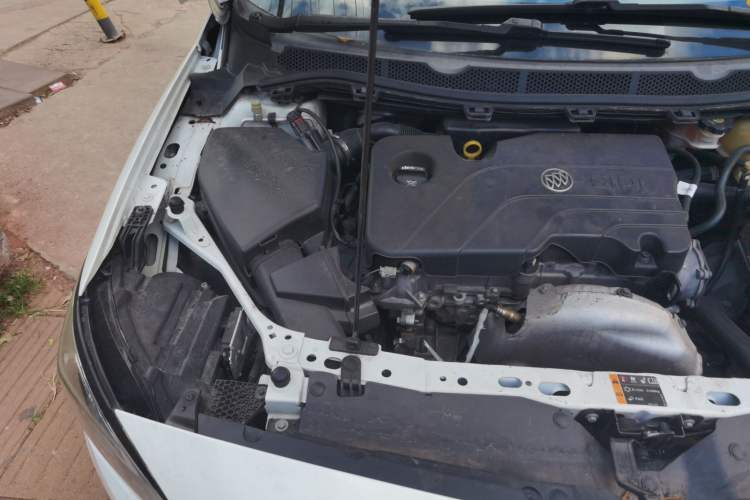 Used Buick Verano 2015 Sedan 15S Automatic Leading Model Engine Bay Right