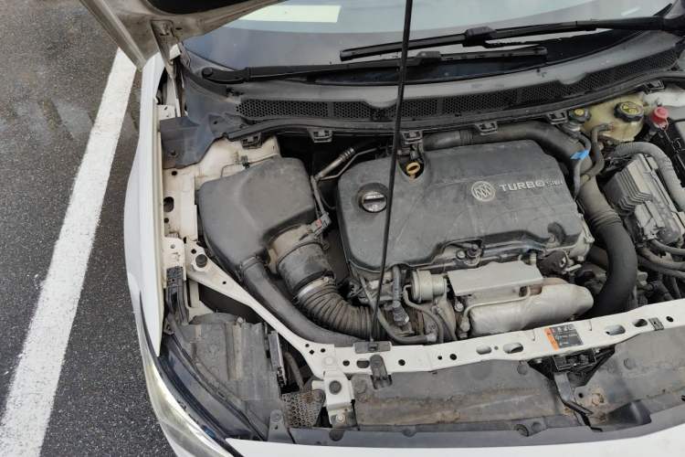 Used Buick Verano 2015 Sedan 20T Dual-Clutch Elite Model Engine Bay Right