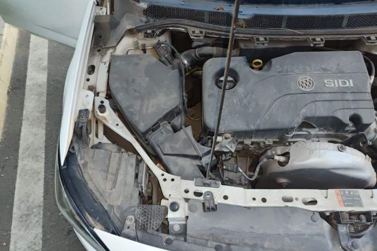 Used Buick Verano 2015 Sedan 15S Automatic Leading Model Engine Bay Right