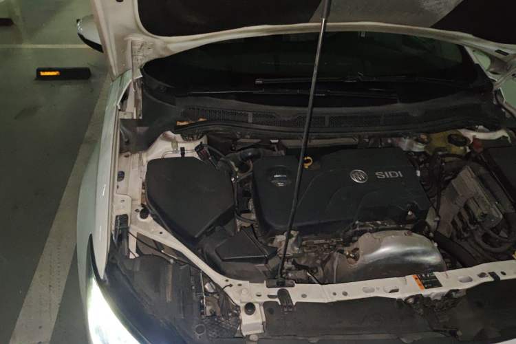 Used Buick Verano 2015 Sedan 15S Automatic Leading Model Engine Bay Right