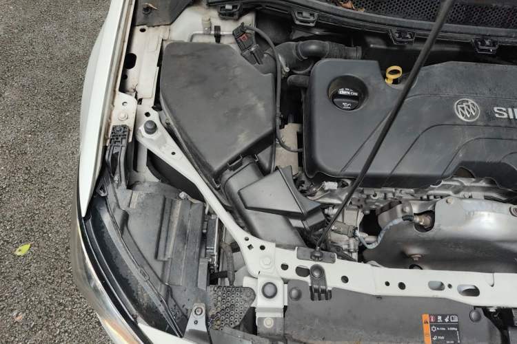 Used Buick Verano 2015 Sedan 15S Automatic Leading Model Engine Bay Right