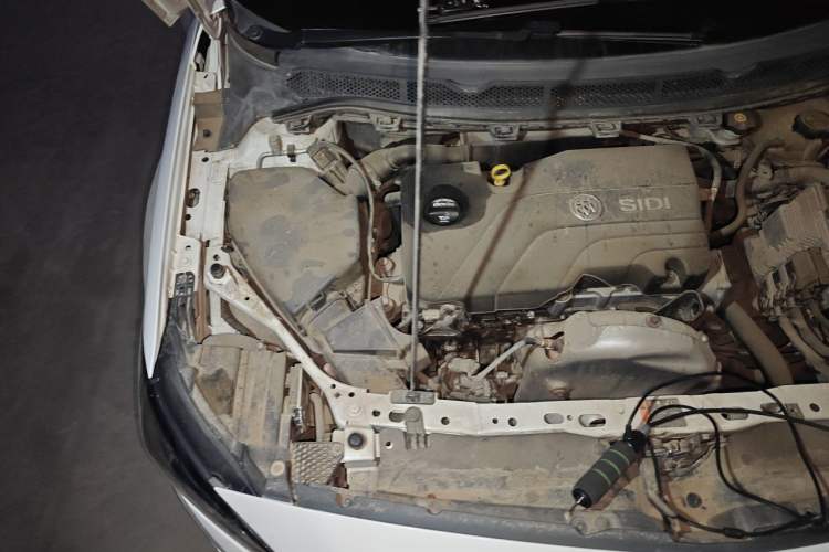 Used Buick Verano 2015 Sedan 15S Manual Entry-Level Model Engine Bay Right