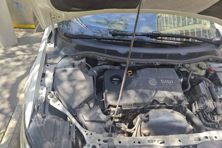 Used Buick Verano 2015 Sedan 15S Automatic Leading Model Engine Bay Right