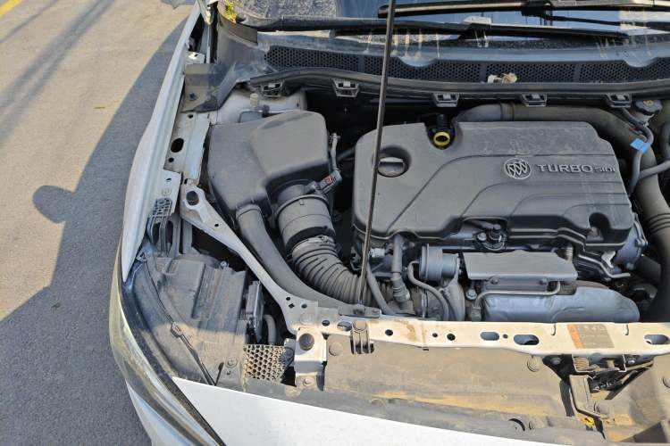 Used Buick Verano 2015 Sedan 20T Dual-Clutch Leading Model Engine Bay Right