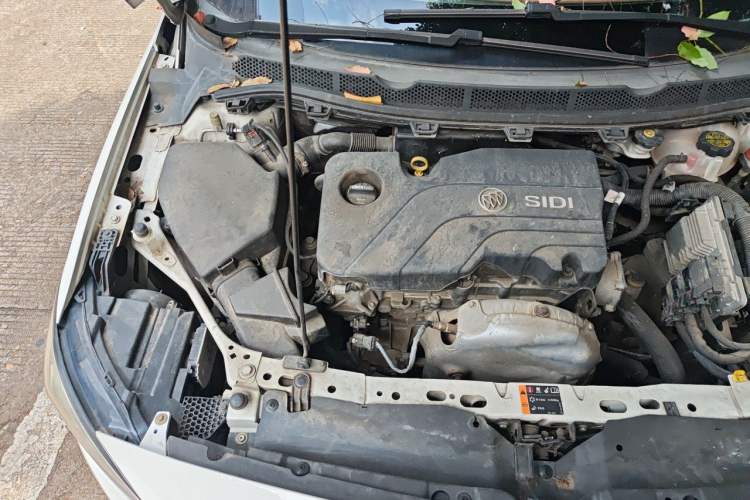 Used Buick Verano 2015 Sedan 15S Manual Leading Model Engine Bay Right
