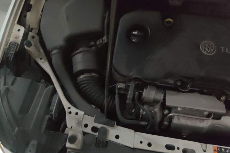 Used Buick Verano 2015 Sedan 20T Dual-Clutch Flagship Model Engine Bay Right