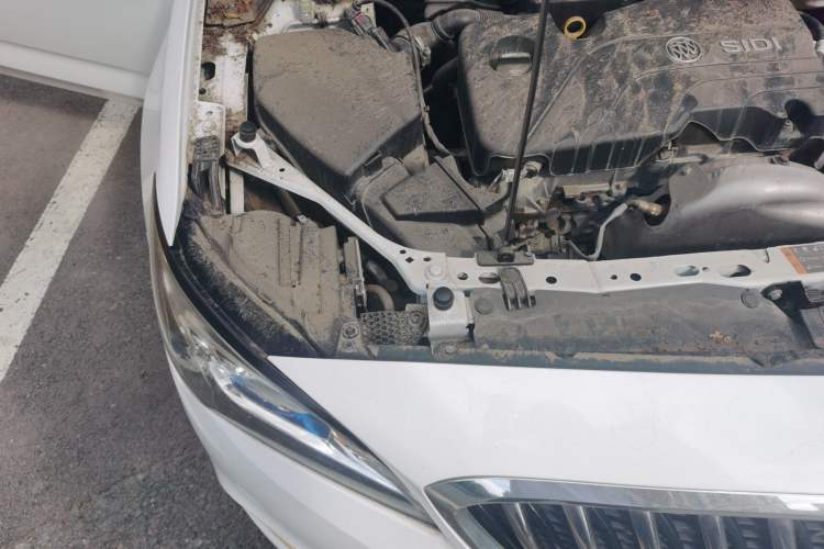 Used Buick Verano 2015 Sedan 15S Automatic Ambition Model Engine Bay Right