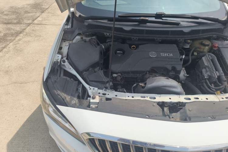 Used Buick Verano 2015 Sedan 15S Manual Leading Model Engine Bay Right