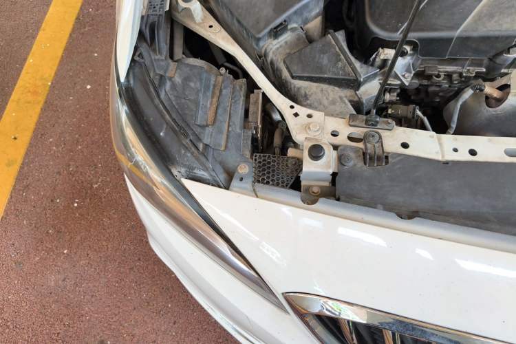 Used Buick Verano 2015 Sedan 15S Automatic Leading Model Engine Bay Right